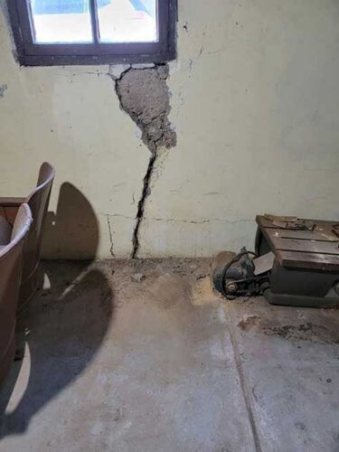 What are the Different Types of Foundation Cracks